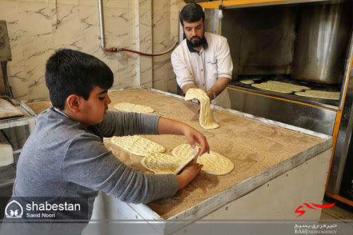احسان نان ۱۱۴ نانوایی استان اردبیل در سالگرد ارتحال امام خمینی(ره)