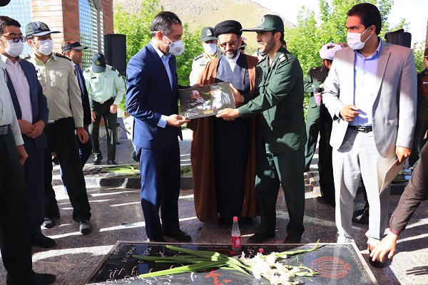 دیری نخواهد پایید که امت اسلامی،به فضل الهی، فتح قدس را مانند فتح خرمشهر جشن بگیرند... دیری نخواهد پایید که امت اسلامی،به فضل الهی، فتح قدس را مانند فتح خرمشهر جشن بگیرند...