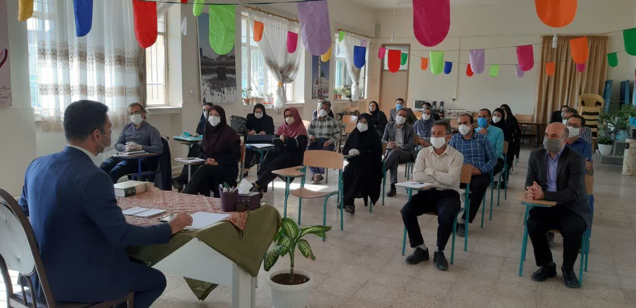 جلسه آموزشی عوامل اجرائی پایگاه‌های سنجش سلامت جسمانی شرق استان در شاهرود