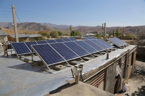 اجرای هزار پنل خورشیدی در استان سمنان