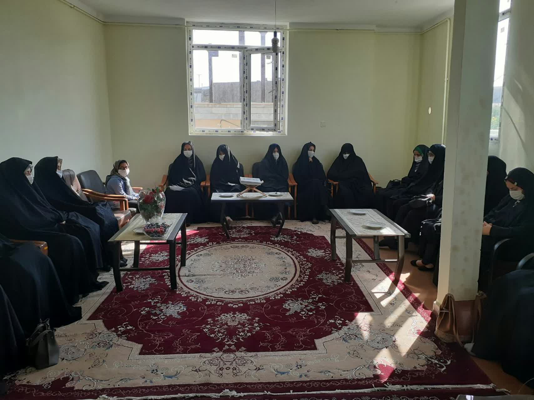 دیدار بانوان سجاسی با امام جمعه این شهرستان به مناسبت هفته عفاف و حجاب