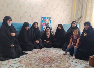 تکریم دختران شهید مدافع حرم طارمی و رضایی در روز دختر