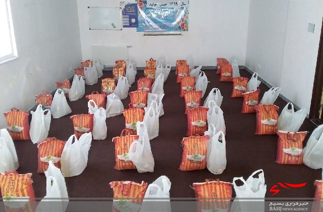 تهیه و توزیع ۱۷۰ بسته معیشتی طی دهه اول محرم در صالح‌آباد
