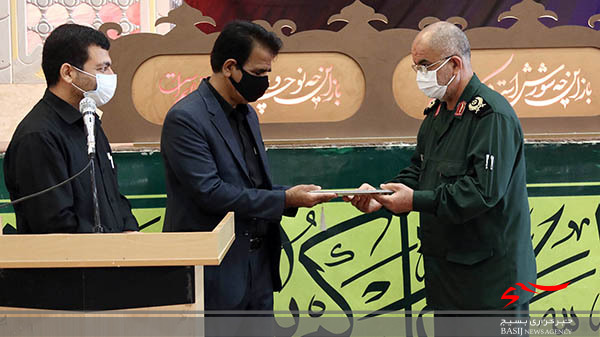 نمایشگاه نقاشی عاشورایی رستاخیز در بوشهر افتتاح شد/ عاشورا یکی از عناصر تأثیرگذار فرهنگ اسلامی است