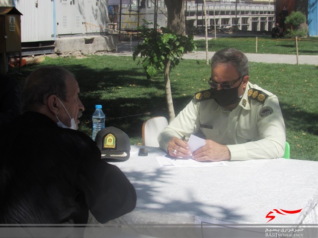 برگزاری میز خدمت با حضور دستگاه های اجرایی در زنجان+ تصاویر