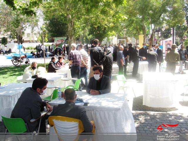 برگزاری میز خدمت با حضور دستگاه های اجرایی در زنجان+ تصاویر