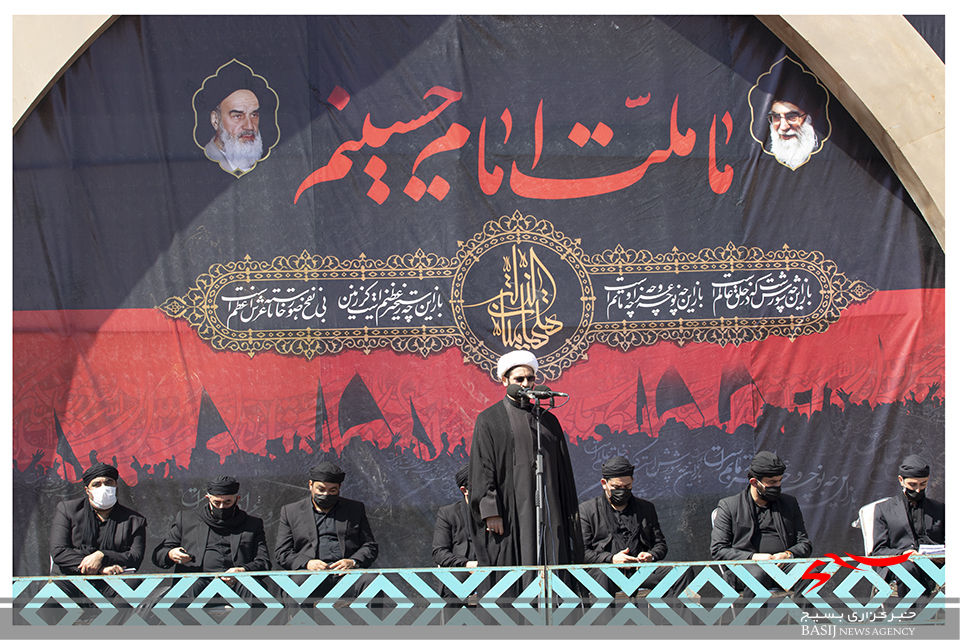 تمسک به حسین(ع) جامعه را از فتنه&zwnj;ها نجات می&zwnj;دهد