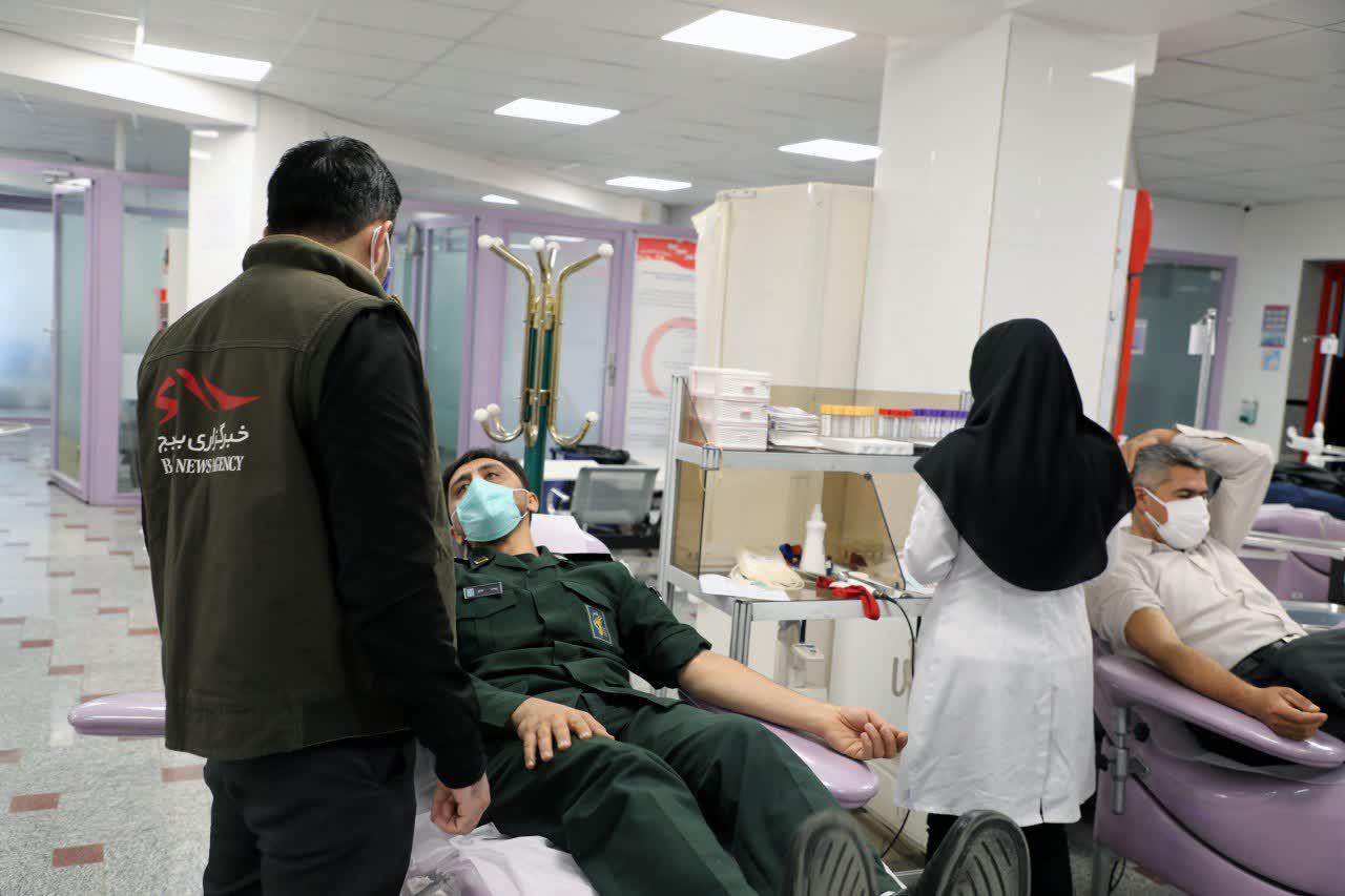 خبرنگاران خبرگزاری بسیج در بیش از 400 شهر کشور خون اهدا کردند