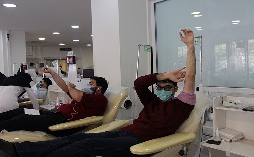 خبرنگاران خبرگزاری بسیج در بیش از 400 شهر کشور خون اهدا کردند