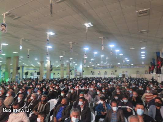 آمریکا با خروج از منطقه سومین سیلی را از شهادت سردار سلیمانی دریافت کرد