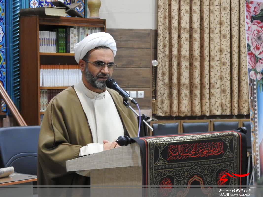 سردار سلیمانی به قلب یکایک مسلمانان نفوذ کرده است