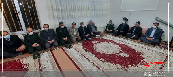 دیدار مسئولان استانی با خانواده شهید قادر عبداللهی