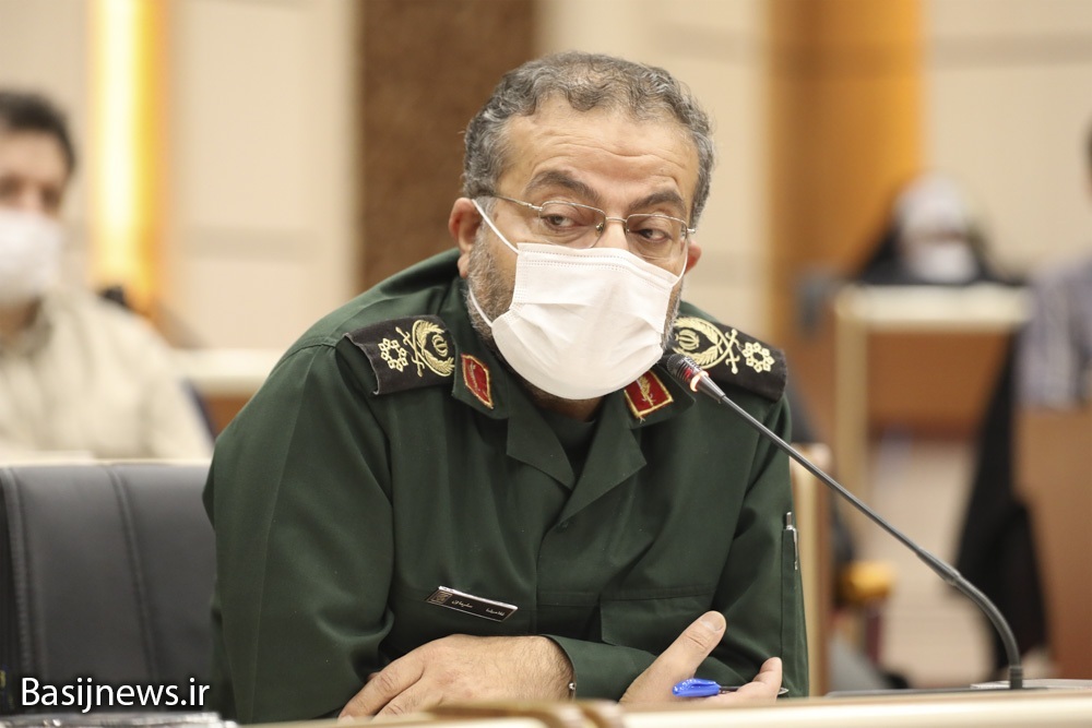 برخی از رسانه&zwnj;های داخلی برای دشمن کوچه باز می&zwnj;کنند
