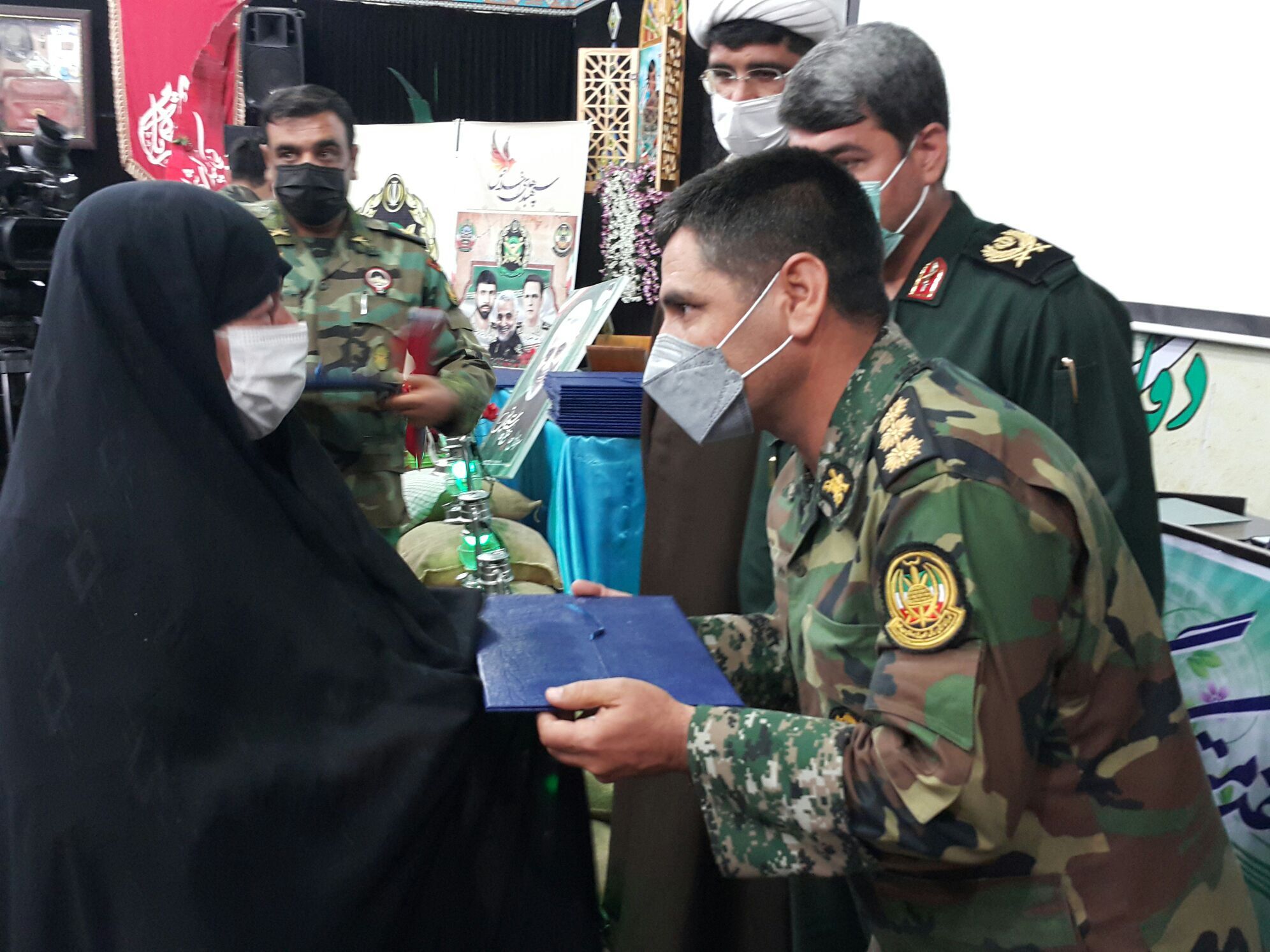 آیین تجلیل از ۲۰ خانواده شهید ارتش در یاسوج