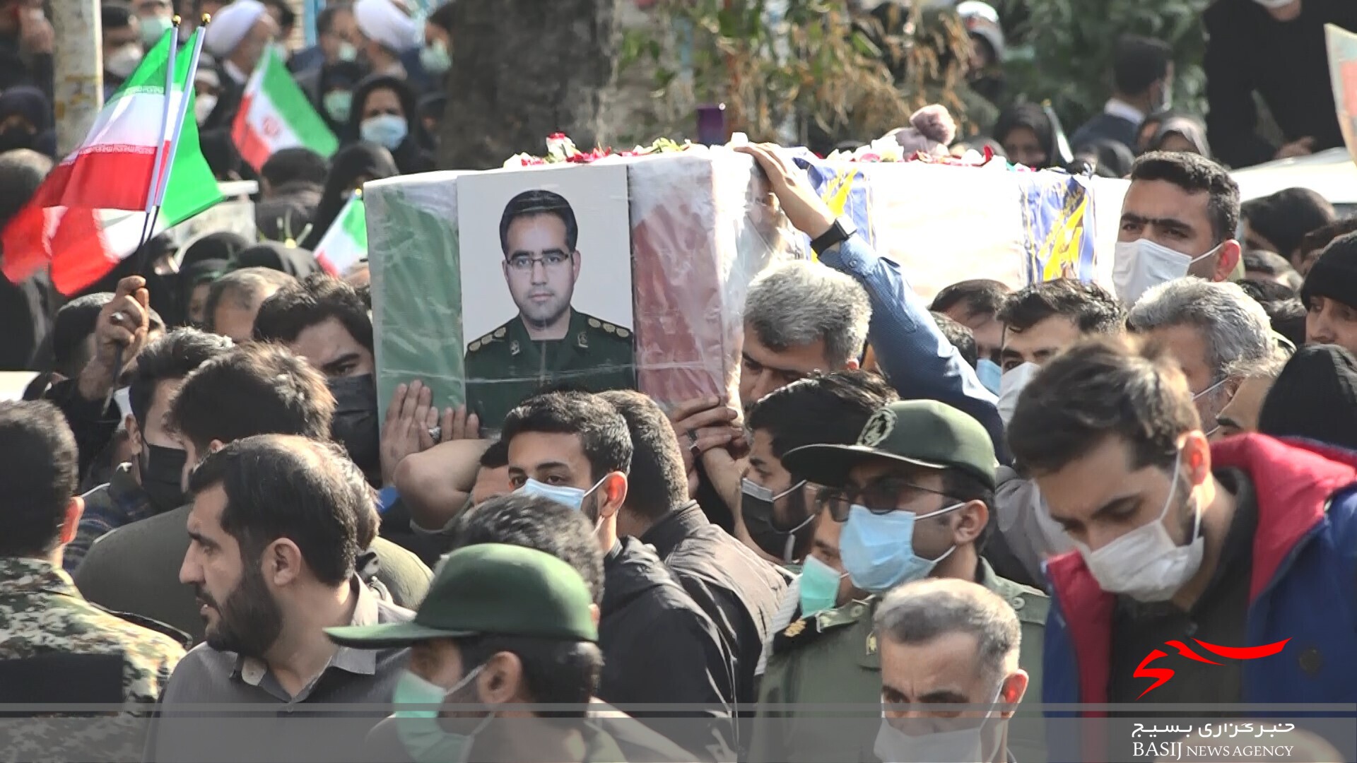 پیکرمطهر شهید مدافع امنیت در ساری تشییع و تدفین شد