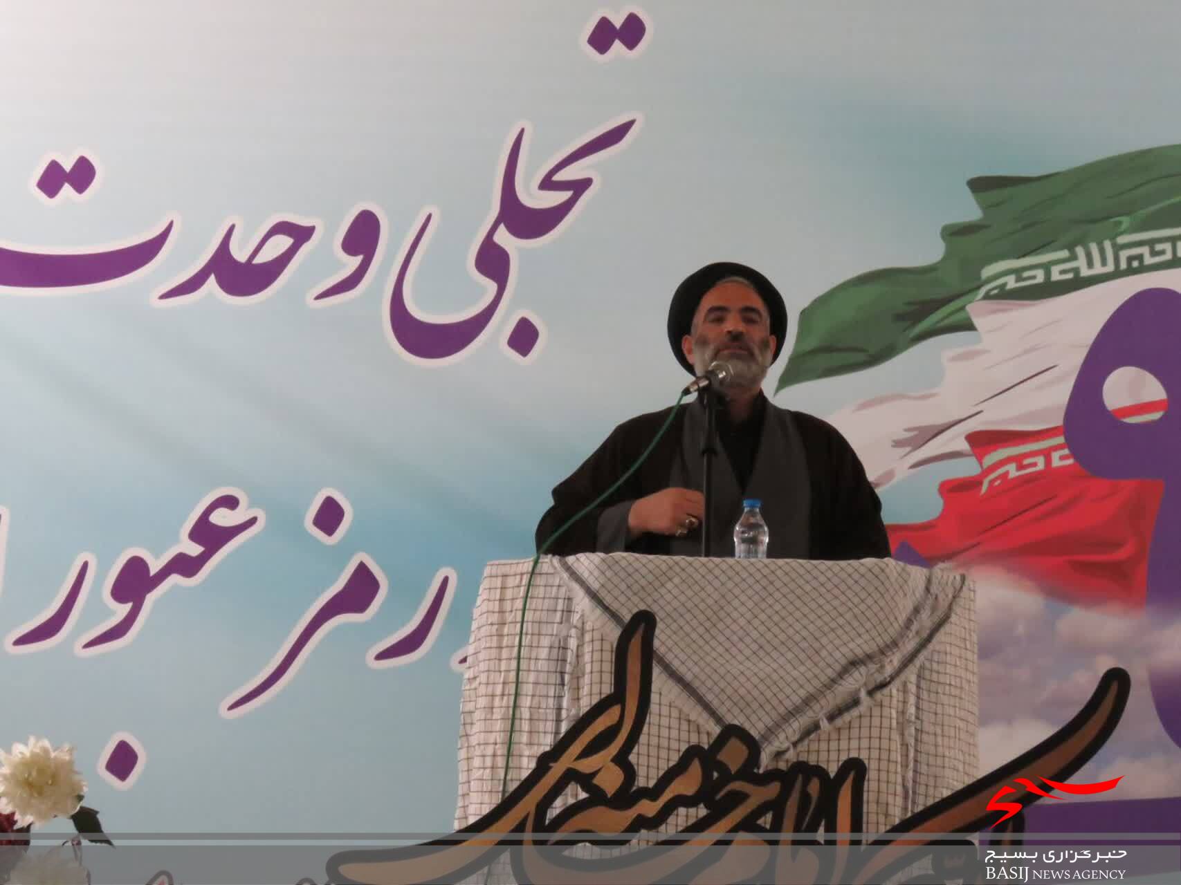 حماسه 9 دی نماد وحدت و عزت است