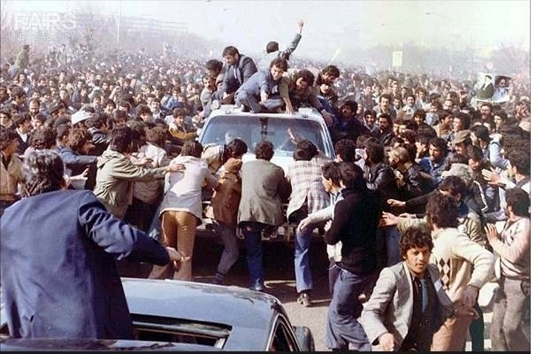 روزی که امام خمینی به وطن آمد
