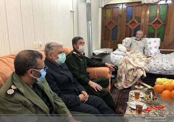 هدف از دیدار با خانواده شهدا و ایثارگران بزرگداشت یاد شهدا است هدف از دیدار با خانواده شهدا و ایثارگران بزرگداشت یاد شهدا است