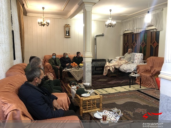 هدف از دیدار با خانواده شهدا و ایثارگران بزرگداشت یاد شهدا است هدف از دیدار با خانواده شهدا و ایثارگران بزرگداشت یاد شهدا است