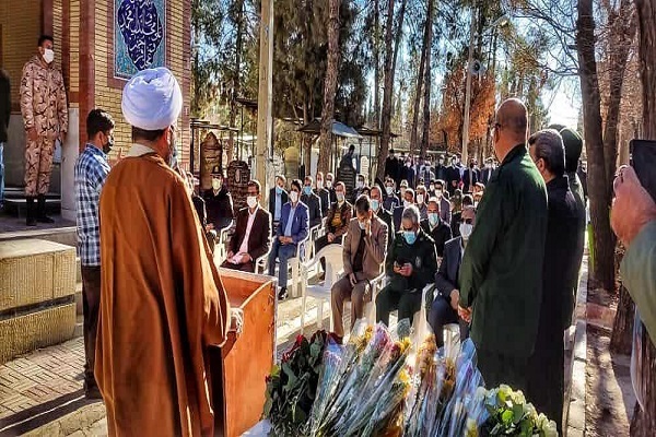 گلباران قبور شهدا گرامیداشت دهه فجر در مرودشت