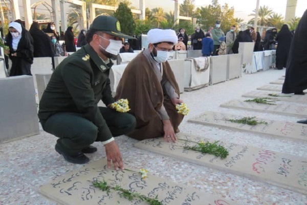 قبور مطهر شهدای شهرستان جهرم غبارروبی شد