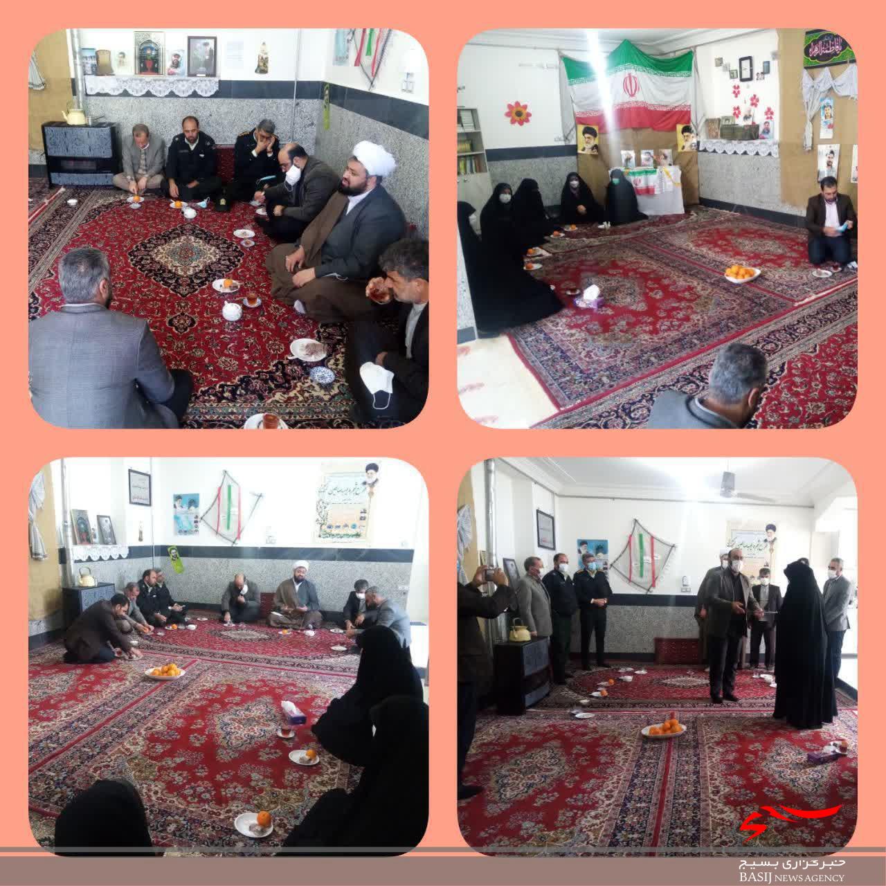 دیدار مسئولین شهر مجن از پایگاه بسیج خواهران بنت الهدی + عکس