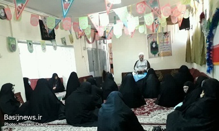 کاشت نهال به نیابت از شهدای انقلاب، دفاع مقدس و دو شهید گمنام در پارک حضرت ولیعصر (عج)