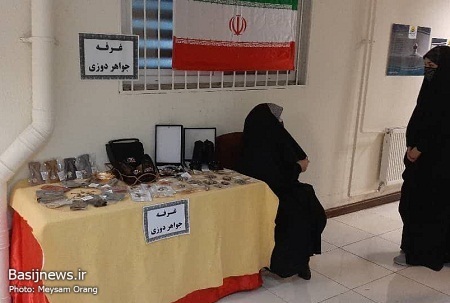 برپایی میز خدمت در دهه فجر انقلاب اسلامی