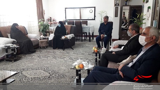 دیدار اعضای کانون بسیج فرهنگیان شهید بیطرفان قم با خانواده معلم شهید «صراف زاده» دیدار اعضای کانون بسیج فرهنگیان شهید بیطرفان قم با خانواده معلم شهید «صراف زاده»