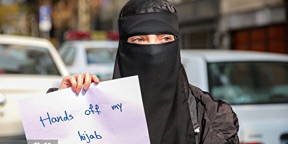 دستگاه دیپلماسی برای حل مشکل بانوان محجبه هند تلاش کند