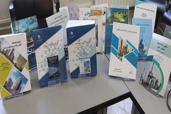 رونمایی از ۱۵ اثر و کتاب اعضای کلینیک صنعتی و کانون بسیج مهندسین صنعت ناحیه ثارالله (ع) شیراز انجام شد