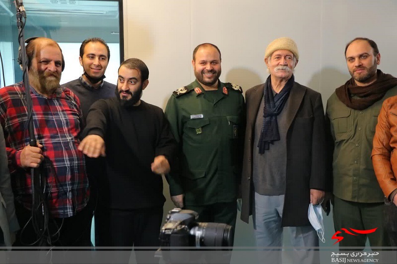 باید جهاد تبیین را هنرمندانه در جامعه نهادینه کرد/ هنرمندان با تولیدات ارزشی لرزه بر اندام دشمنان می&zwnj;اندازند