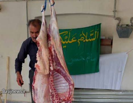 توزیع گوشت قربانی توسط بسیجیان پایگاه عفاف بهار