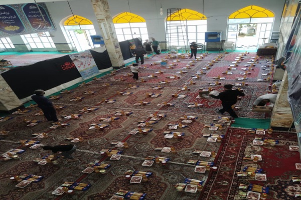توزیع بیش از ۳۰۰ بسته معیشتی توسط گروه جهادی رسانه‌ای جهانتاب در شیراز