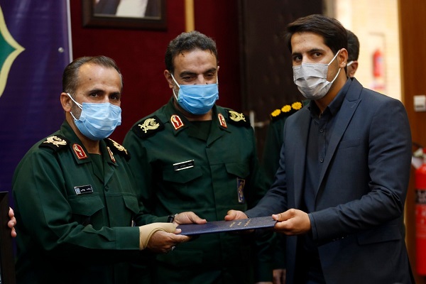 راهاندازی ۱۳۰ کارگاه اقتصاد مقاومتی در استان فارس و رونمایی از قطبهای اقتصاد مقاومتی فارس راهاندازی ۱۳۰ کارگاه اقتصاد مقاومتی در استان فارس و رونمایی از قطبهای اقتصاد مقاومتی فارس