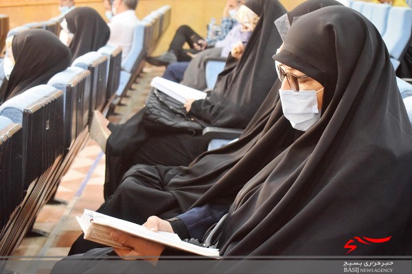تجلیل از برگزیدگان مسابقه‌ی قرآنی ترنم وحی استان بوشهر