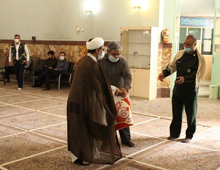 تهیه و توزیع 800 بسته کمک معیشتی در روز عید فطر