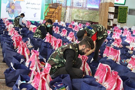 تهیه و توزیع 800 بسته کمک معیشتی در روز عید فطر