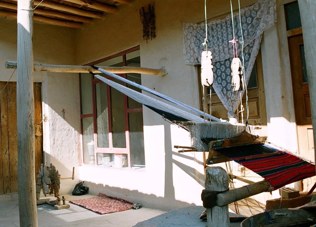 تحویل سه دستگاه پارچه‌بافی به هنرمندان صنایع‌دستی روستای ابر شاهرود
