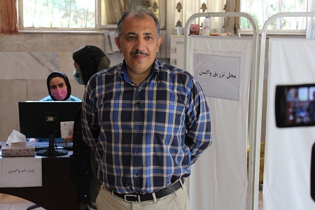 واکسیناسیون خودرویی کرونا در گلزار شهدای وردآورد انجام شد
