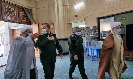 حضور حداکثری در انتخابات پیش رو وظیفه شرعی است و القای روحیه ناامیدی، مصداق کامل جریان نفوذ است.