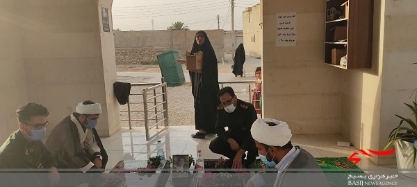 غبار روبی گلزار شهدای گمنام شهر دلوار در سالروز آزاد سازی خرمشهر