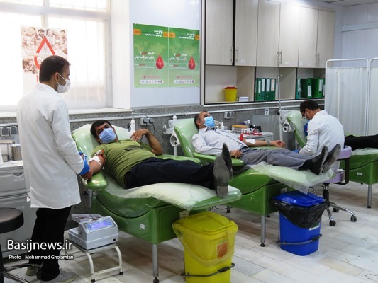 کمک مؤمنانه بسیج ادارات استان بوشهر با نذر خون