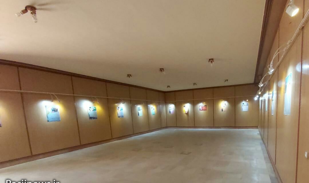 برپایی نمایشگاه پوستر عفاف و حجاب در نهاوند