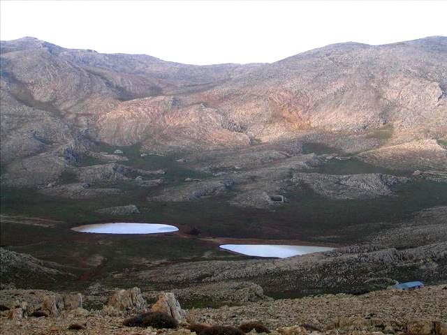 به اهتزاز در آوردن پرچم اباعبدالله الحسین(ع) توسط هیئت کوهنوردی بسیج استان گیلان در قله درفک