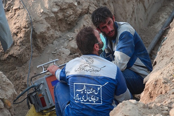 آبرسانی جهادگران بسیجی ناحیه محمد رسول الله (ص) شیراز در مناطق سیستان و بلوچستان