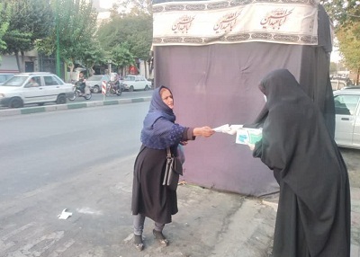 توزیع ماسک و بروشور در بین اهالی ناحیه مالک اشتر