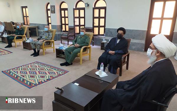 فرماندهان نظامی استان بوشهر با آیت الله صفایی بوشهری دیدار کردند