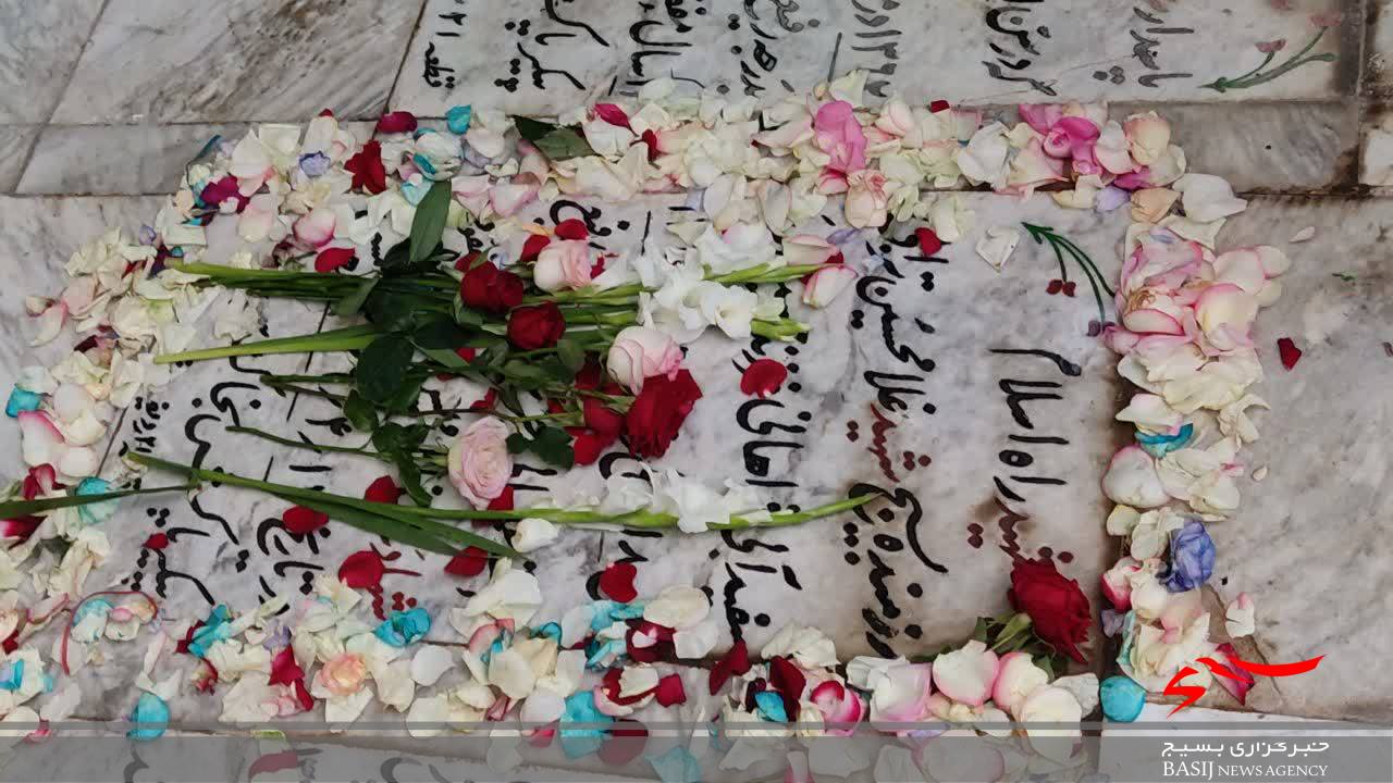 غبارروبی مزار شهدای علی&zwnj;بن&zwnj;جعفر توسط بسیجیان پایگاه شهید ترابی
