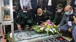 ادای احترام فرمانده کل سپاه به سیدالشهدای جبهه مقاومت در کرمان